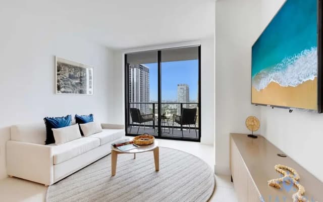 Oasis 1BR Apartment With Pool - photo 4
