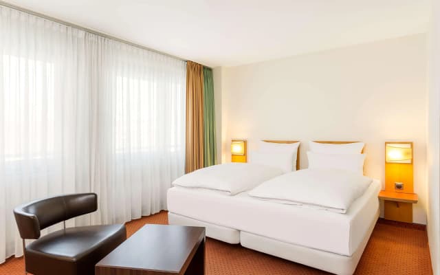 iStay by NH Berlin City Ost Hotel - photo 4