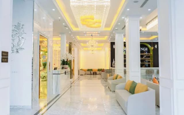 SC Luxury Hotel - photo 2