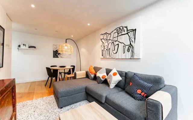 Nott's Nook- 1-bed With Rooftop Views - photo 3
