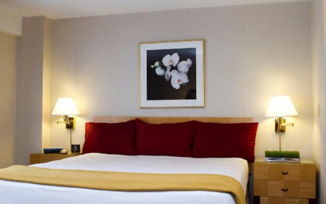Eastgate Tower Hotel - photo 2