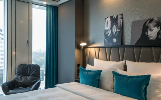 Motel One Berlin-Upper West - photo 3