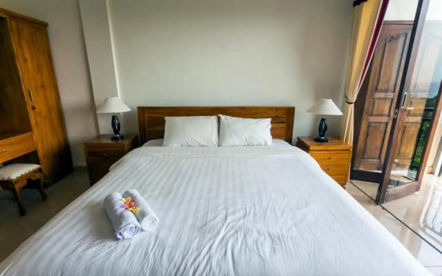 Waroeng Surya Home Stay - photo 2