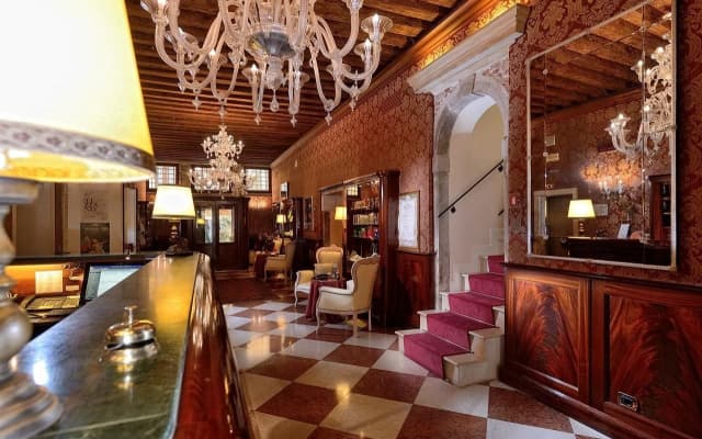 Duodo Palace Hotel - photo 2