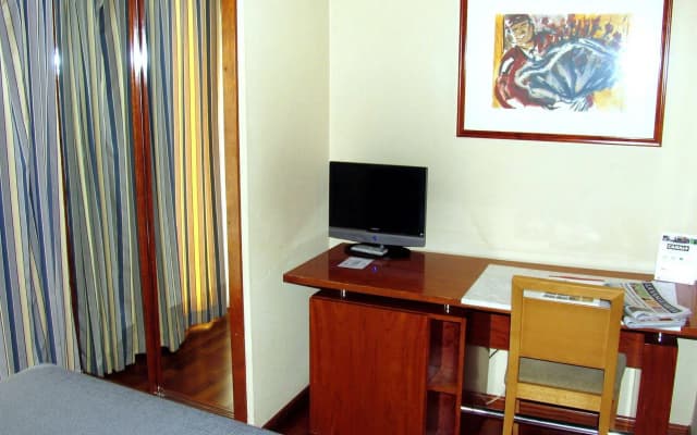 Ginosi Pedralbes Hotel - photo 3