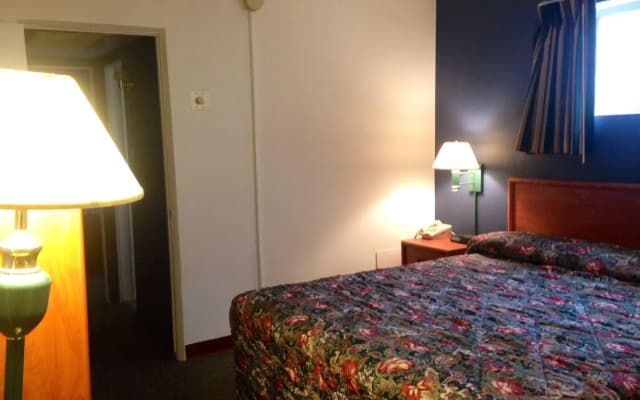 City Center Motel - photo 2