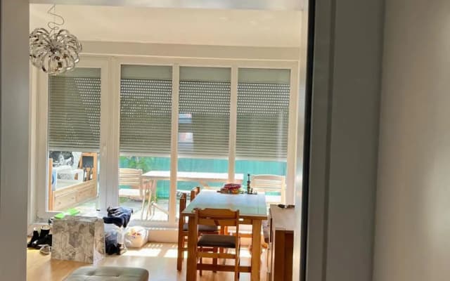 Dachgeschosswohnung mit kostenlosem Parkplatz ! - photo 2