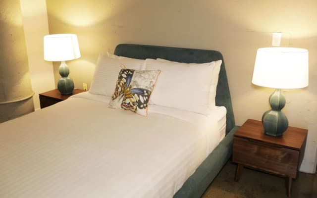 Downtown Lofty Suites - photo 3