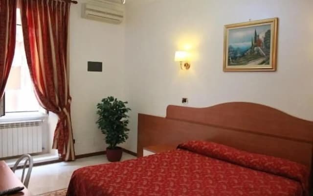 Hotel Euro Quiris - photo 5