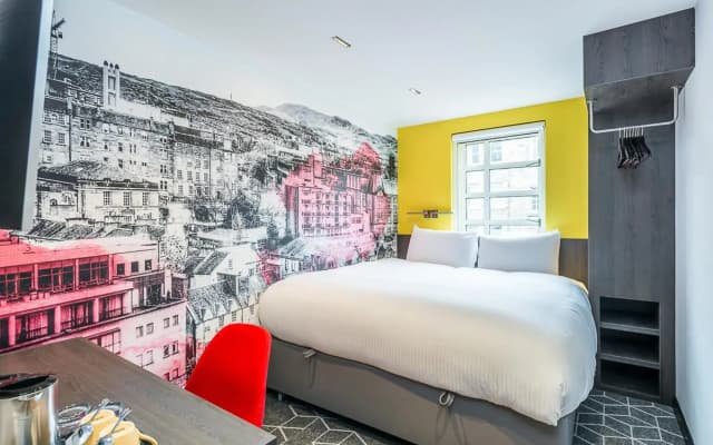KM Hotel - photo 3