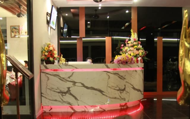 Hemingways Silk Hotel - photo 2
