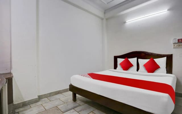 OYO Flagship IAE522 Hotel Cozzy Homes Stay - photo 2