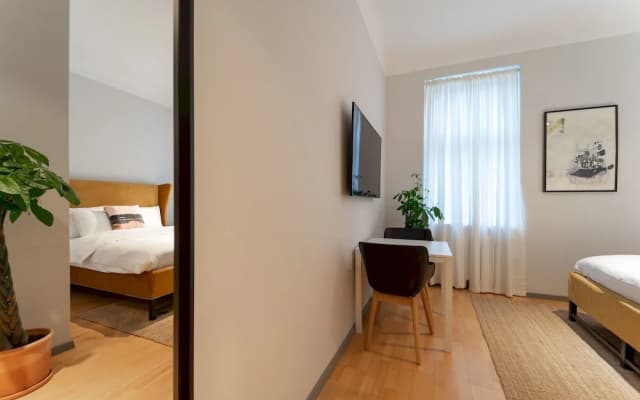 Modern Newly Refurbished Studio - Close TO Center - photo 2