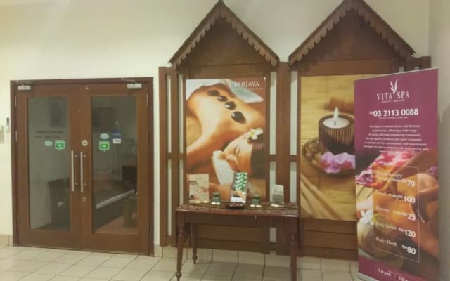 Berjaya Times Square Service Suites by Trivaa - photo 3