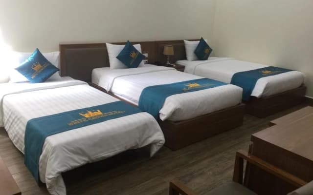 White Crown Hotel - photo 5