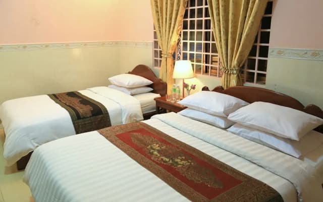 The Golden Square Villa - photo 4