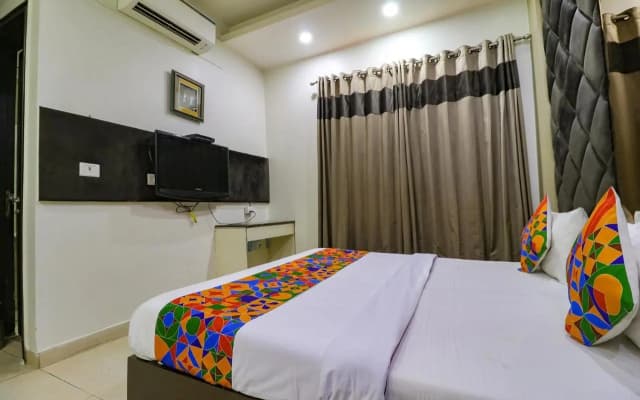FabHotel Yug Villa - photo 4