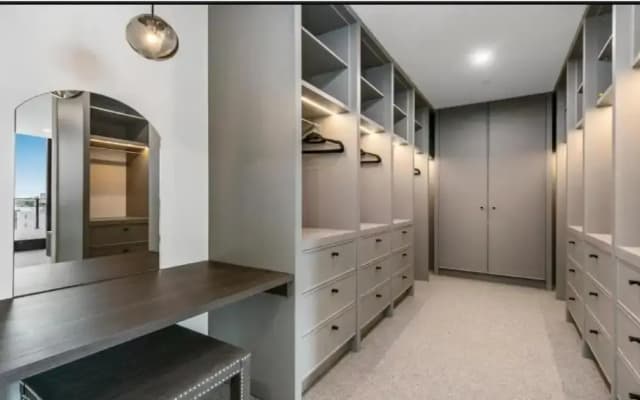 Luxury Penthouse with Bay and City Views - photo 3