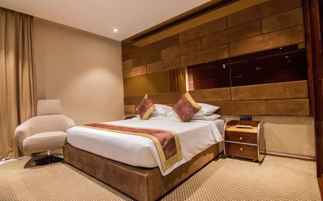 City Park Hotel Apartments - photo 5