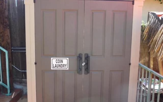 Woodland Hills Calabasas Guesthouses - photo 3