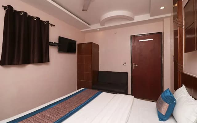 OYO 5494 Hotel Odeon Continental - photo 4