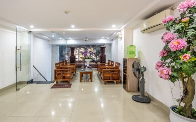 Lotus Rock Hotel - photo 2