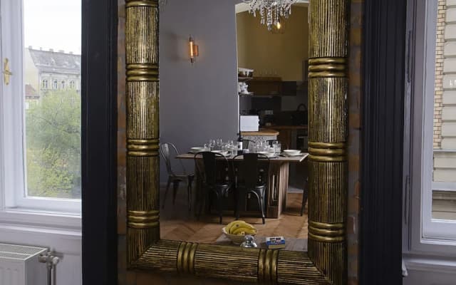 New - Walnuttree Double 12 Person Apartment Central in Budapest - Hungary - photo 4