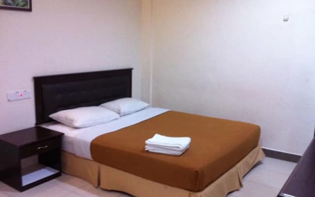 Hotel Putra Iskandar - photo 5
