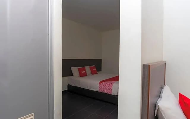 OYO 44095 Bluewater Hotel (2) - photo 5