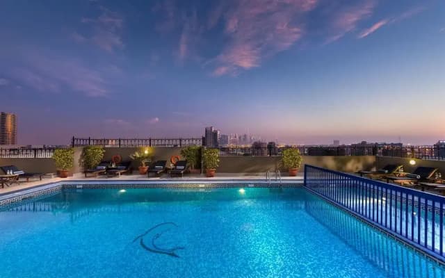 Savoy Crest Hotel Apartments - photo 3