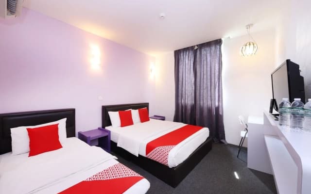 Marvelton Hotel by OYO Rooms - photo 3