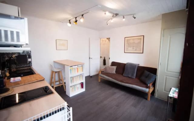 Cozy 1 Bedroom Apartment In 14th - photo 4