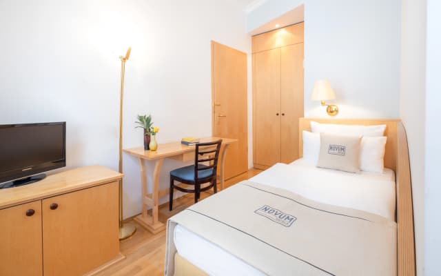 Garner Hotel Berlin Messe by IHG - photo 3