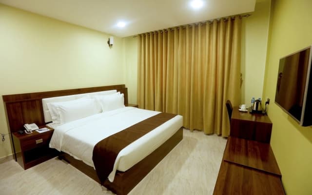 Golden Crown Hotel Al Seeb Muscat - photo 3