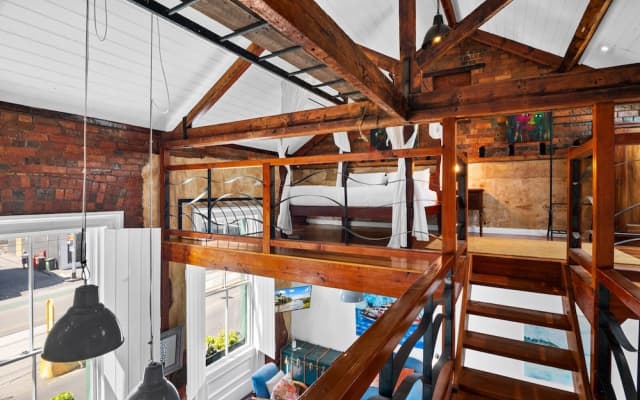 Vintage Loft Residence With Open-plan Mezzanine's - photo 5