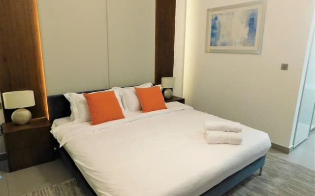 Luton Vacation Homes Royal Bay by Azizi - photo 5