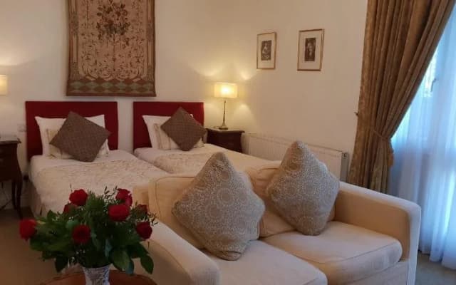 Ditton Lodge - photo 2
