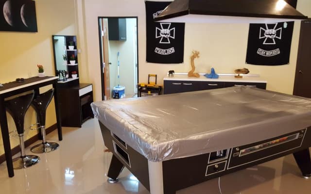 Burnout Guesthouse - photo 4