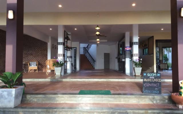 Raya Boutique Hotel - photo 2
