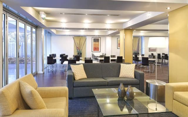 Park Inn By Radisson Melbourne Carlton - photo 2
