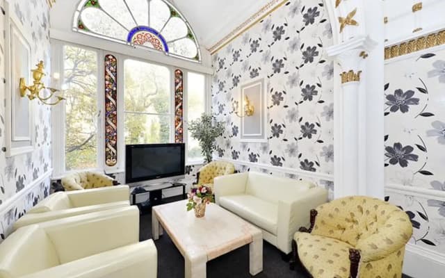 Hotel Oliver - photo 2
