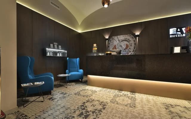 EA Hotel New Town - photo 2