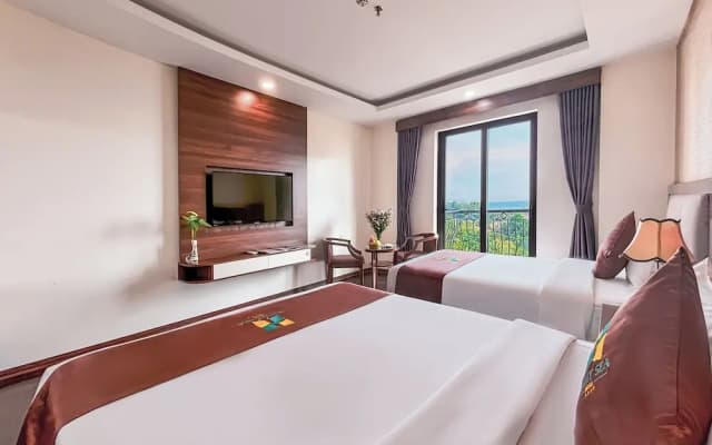 Night Sea Hotel - photo 4