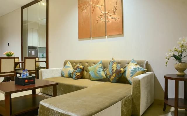Elegant Four Winds Apartment with Infinity Pool Facility - photo 2