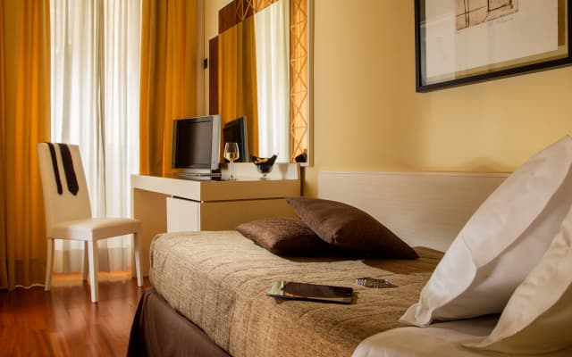 Hotel Oxford - photo 3