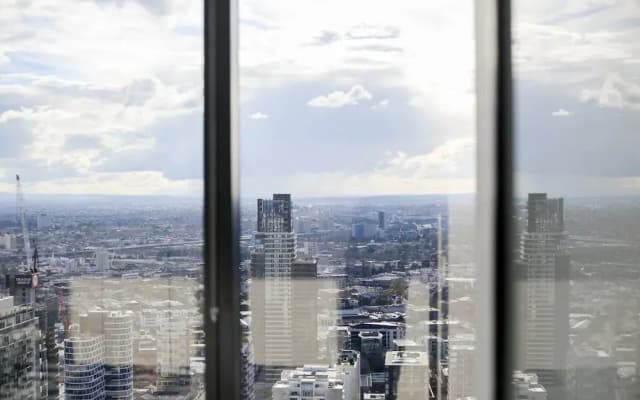 Stunning 2 Bedroom High Floor City View - photo 3