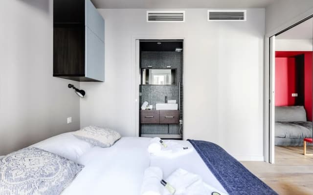 Comfortable Apartment Next to Malesherbes - Very Calm - photo 3