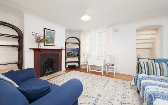 Charming Centrally Located 2 Bedroom Accommodation - photo 5