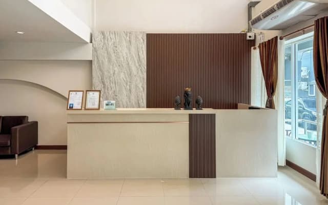 PL Residence Hotel Patamnak Soi 3 - photo 2