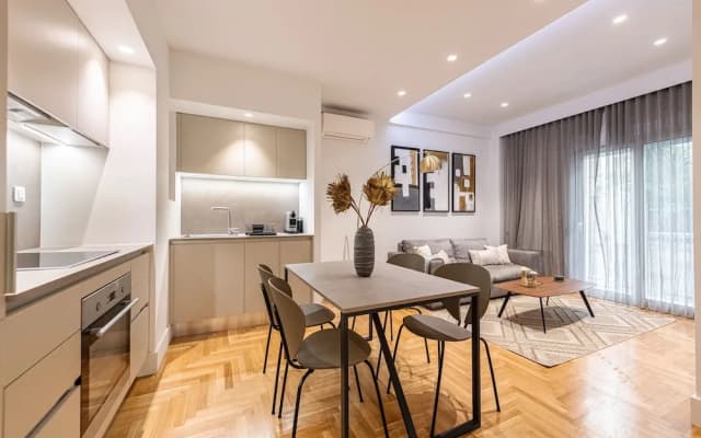 Phaedrus Living Executive Flat Kolonaki - photo 4
